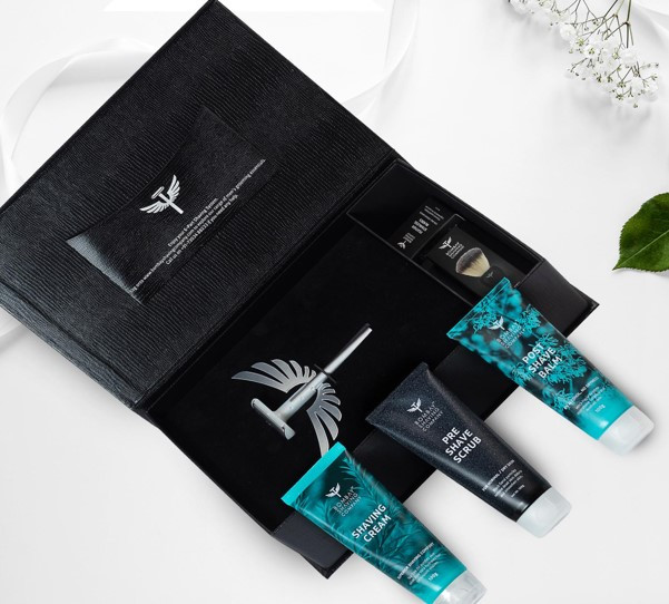 6-in-1 Premium Shaving Kit For Men With Silver Razor