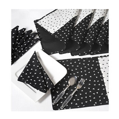 WHITE FEATHER DINING TABLE